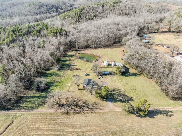 5026 Tinin Rd, Clifton, TN 38425