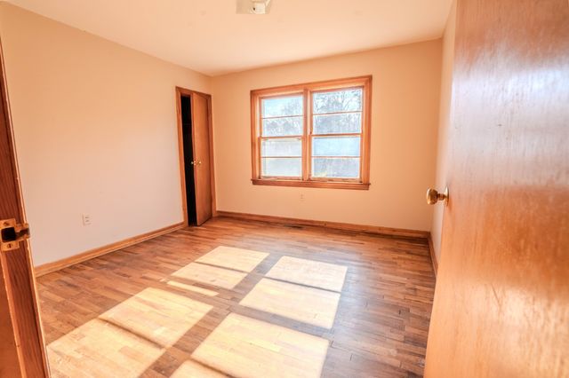 5026 Tinin Rd, Clifton, TN 38425