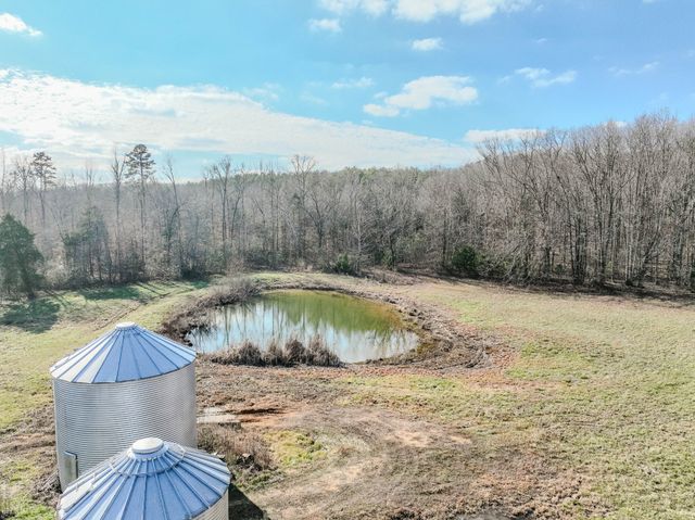 5026 Tinin Rd, Clifton, TN 38425