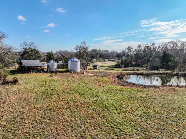 5026 Tinin Rd, Clifton, TN 38425