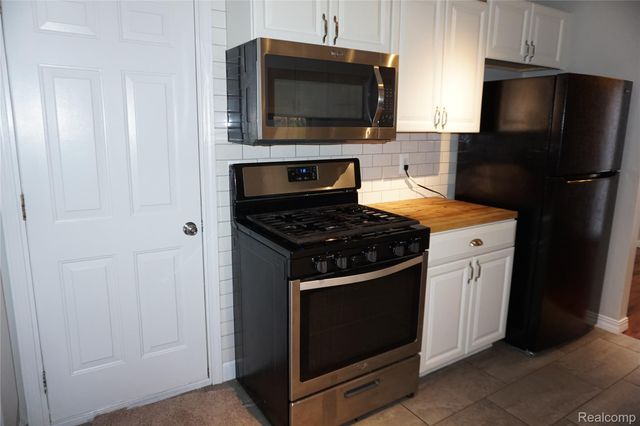33647 Bayview Drive, New Baltimore, MI 48047