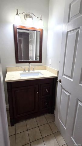 33647 Bayview Drive, New Baltimore, MI 48047