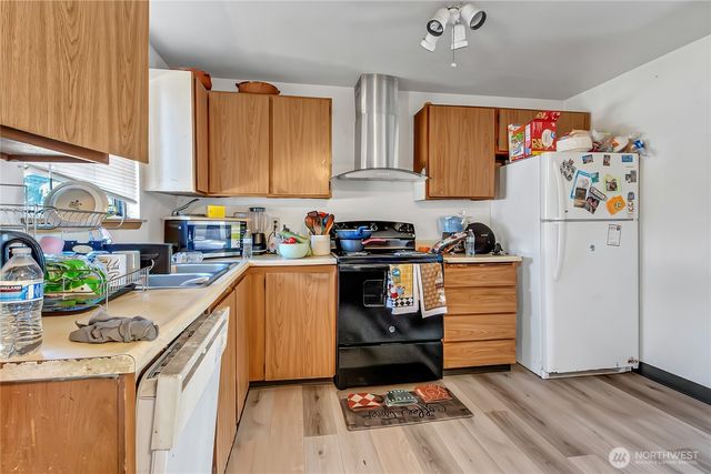 917 A-D 75th Street E, Tacoma, WA 98404