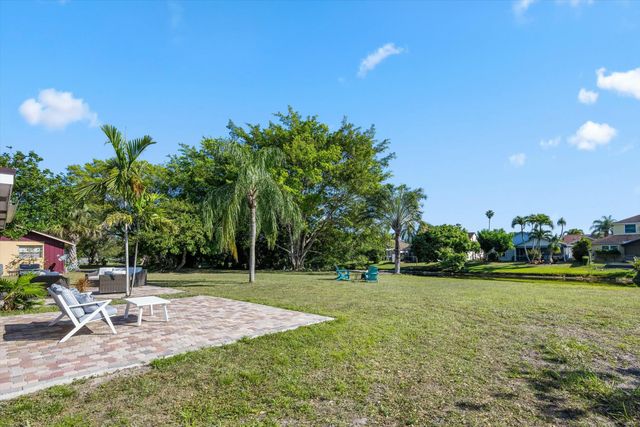 1494 Easthampton Circle, Wellington, FL 33414