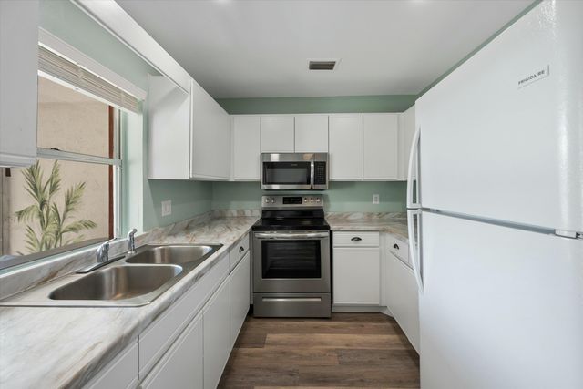 1494 Easthampton Circle, Wellington, FL 33414