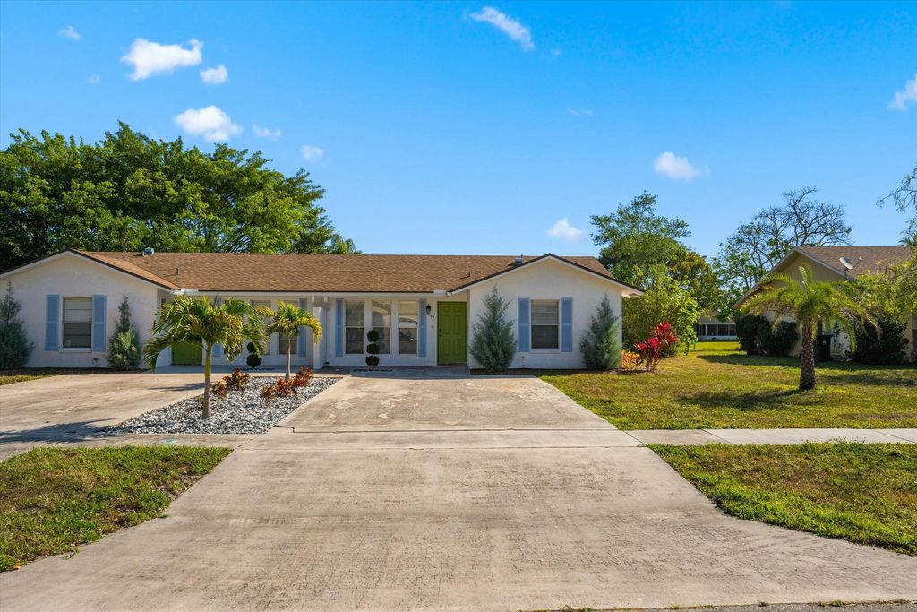 1494 Easthampton Circle, Wellington, FL 33414
