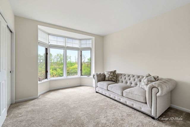 445 Village Green Parkway 304, Lincolnshire, IL 60069