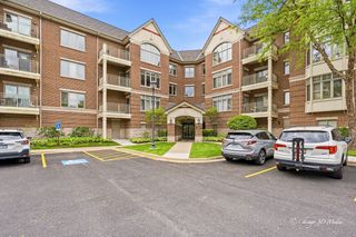 445 Village Green Parkway 304, Lincolnshire, IL 60069