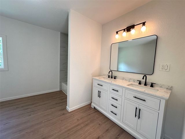 1007 N Lane Street, Comanche, TX 76442