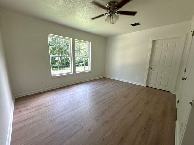 1007 N Lane Street, Comanche, TX 76442