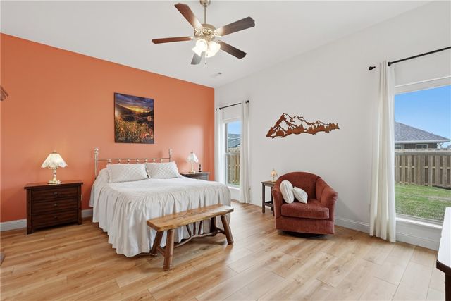 911 Pink Lady Place, Bentonville, AR 72712