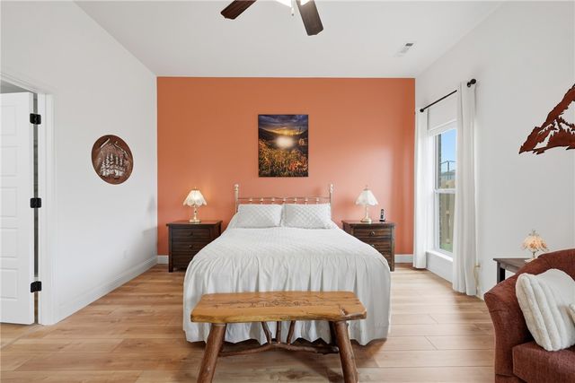 911 Pink Lady Place, Bentonville, AR 72712