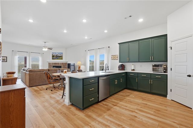 911 Pink Lady Place, Bentonville, AR 72712