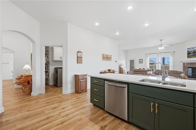 911 Pink Lady Place, Bentonville, AR 72712