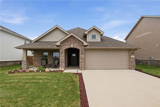 911 Pink Lady Place, Bentonville, AR 72712