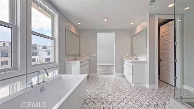 217 Stage, Irvine, CA 92618