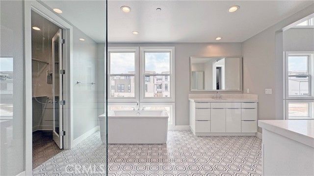 217 Stage, Irvine, CA 92618