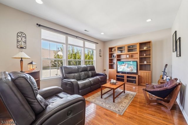 205 Winding Hill Dr, Mount Olive Twp., NJ 07840