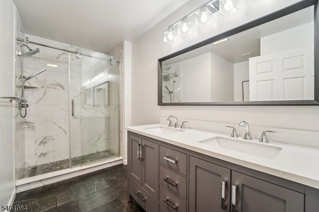 205 Winding Hill Dr, Mount Olive Twp., NJ 07840