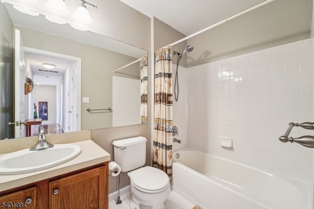 205 Winding Hill Dr, Mount Olive Twp., NJ 07840