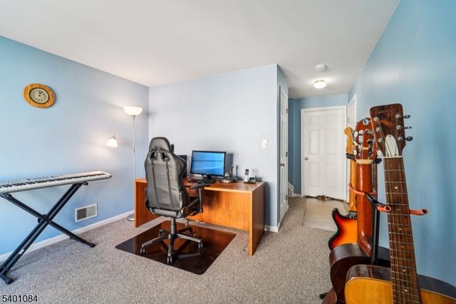 205 Winding Hill Dr, Mount Olive Twp., NJ 07840