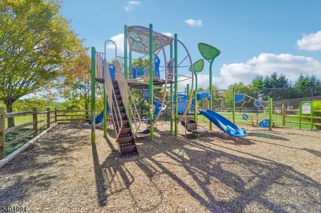 205 Winding Hill Dr, Mount Olive Twp., NJ 07840