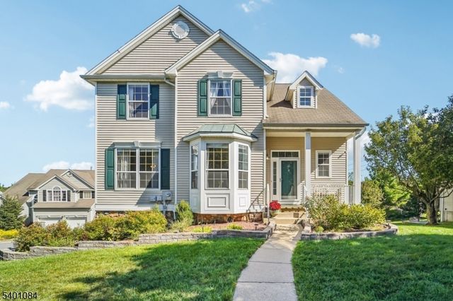 205 Winding Hill Dr, Mount Olive Twp., NJ 07840