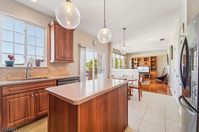 205 Winding Hill Dr, Mount Olive Twp., NJ 07840