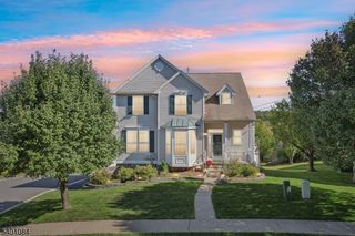 205 Winding Hill Dr, Mount Olive Twp., NJ 07840