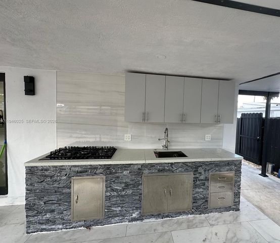 5150 E 9th Ln, Hialeah, FL 33013