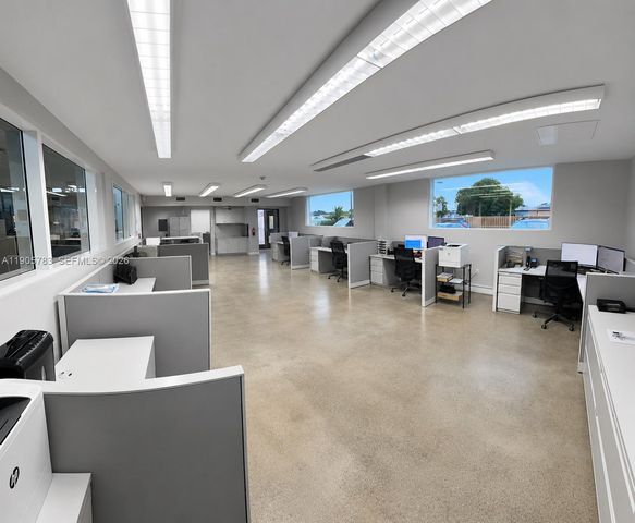 8600 NW 36th Avenue, Miami, FL 33147