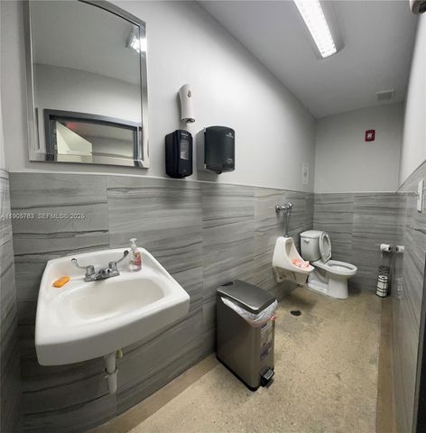 8600 NW 36th Avenue, Miami, FL 33147