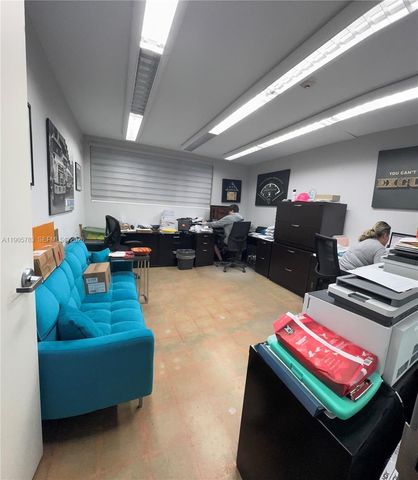 8600 NW 36th Avenue, Miami, FL 33147