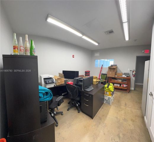 8600 NW 36th Avenue, Miami, FL 33147
