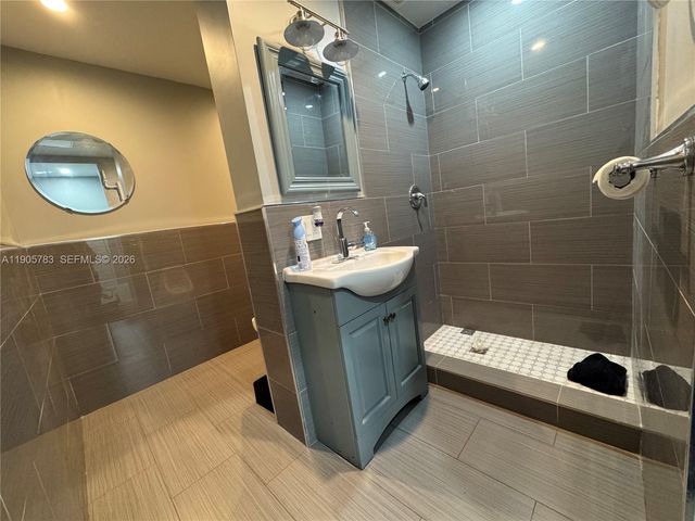 8600 NW 36th Avenue, Miami, FL 33147