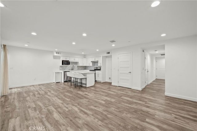 9104 Burnet, North Hills, CA 91343