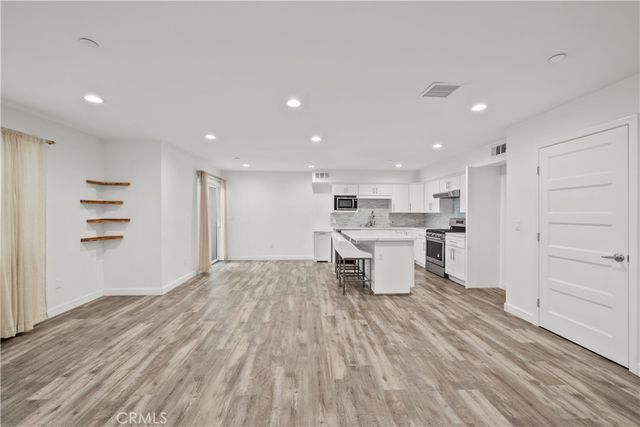 9104 Burnet, North Hills, CA 91343