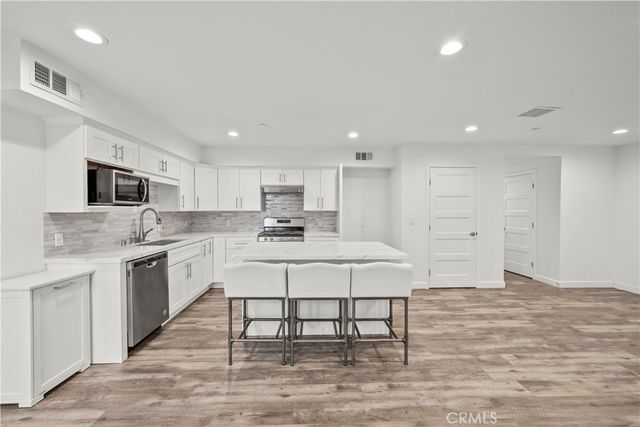 9104 Burnet, North Hills, CA 91343