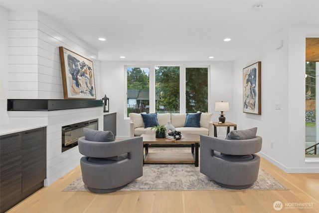 12011 36th Avenue NE, Seattle, WA 98125