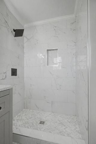 652 Harding Pl, Nashville, TN 37211