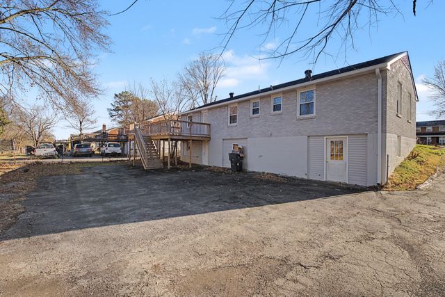 652 Harding Pl, Nashville, TN 37211