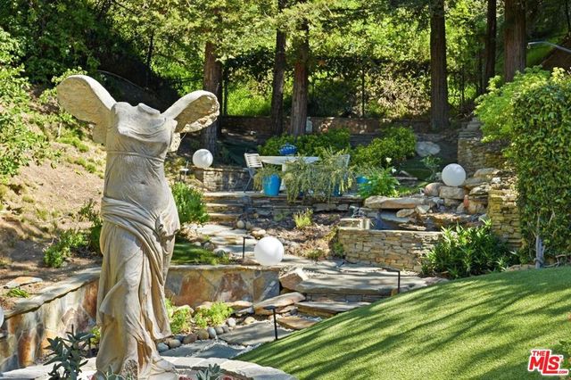 2350 Benedict Canyon Drive, Beverly Hills, CA 90210