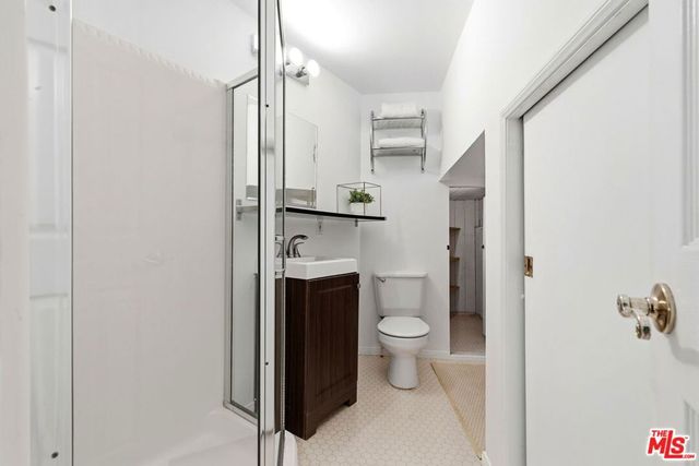 2350 Benedict Canyon Drive, Beverly Hills, CA 90210