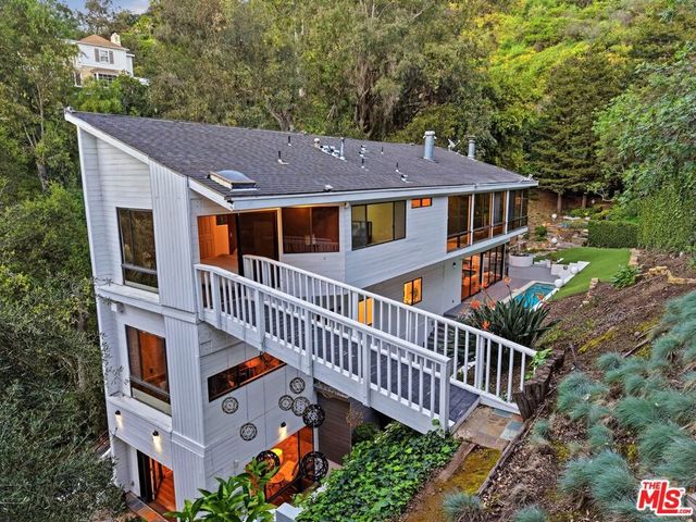 2350 Benedict Canyon Drive, Beverly Hills, CA 90210