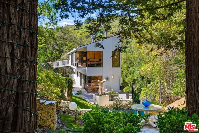 2350 Benedict Canyon Drive, Beverly Hills, CA 90210