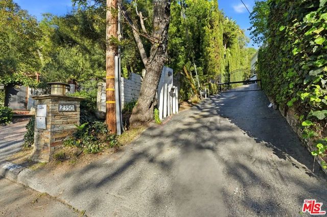 2350 Benedict Canyon Drive, Beverly Hills, CA 90210