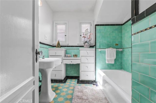 1909 Eden Avenue, Glendale, CA 91206