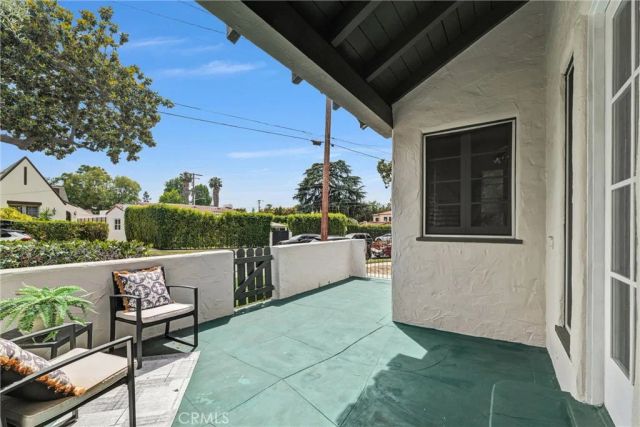 1909 Eden Avenue, Glendale, CA 91206