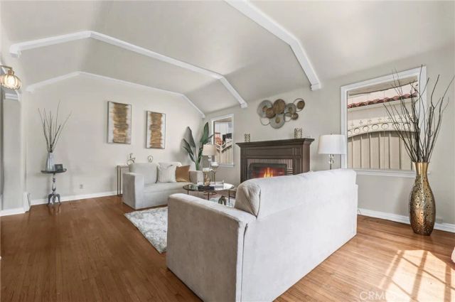 1909 Eden Avenue, Glendale, CA 91206