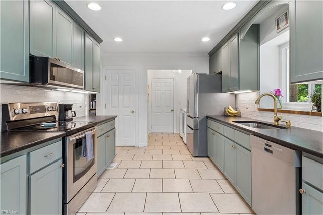 100 Quantico LOOP, Yorktown, VA 23693